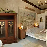 Old Time Hotel