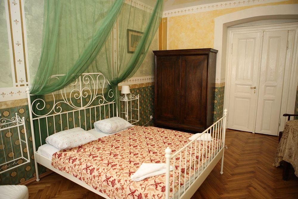 Old Time Hotel